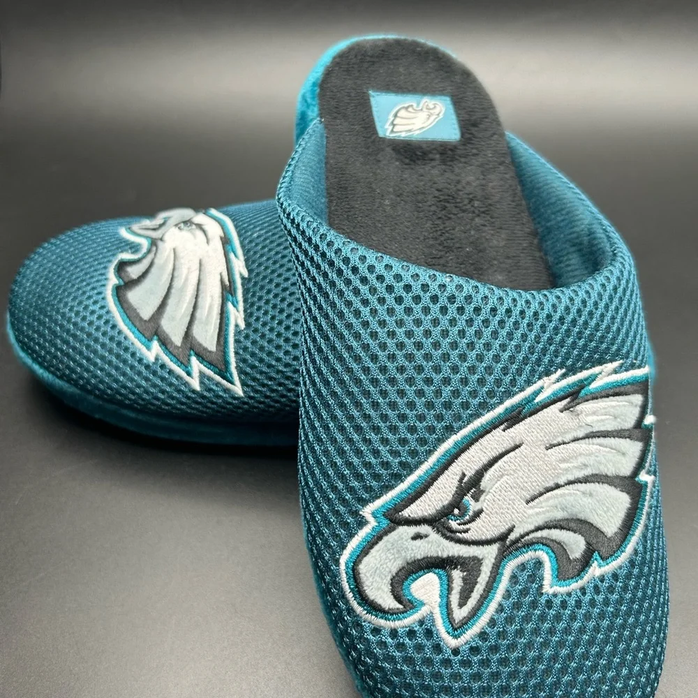 Philadelphia Eagles Slippers NWOT - Picture 2 of 7